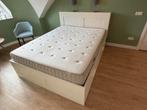 Brimnes bed 160x200 met hoofdbord en matras, Huis en Inrichting, Slaapkamer | Matrassen en Bedbodems, Ophalen, Zo goed als nieuw