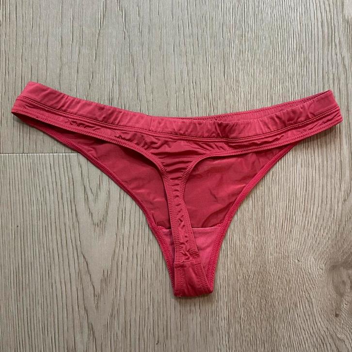 Roze Calvin Klein string maat S, Kleding | Dames, Ondergoed en Lingerie, String, Roze, Ophalen of Verzenden