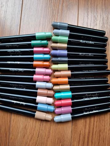 26 Avec acrylstiften paintmarkers metallic  beschikbaar voor biedingen