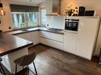 Moderne luxe keuken met bar incl. apparatuur, Huis en Inrichting, Keuken | Complete keukens, Overige materialen, U-keuken, Wit