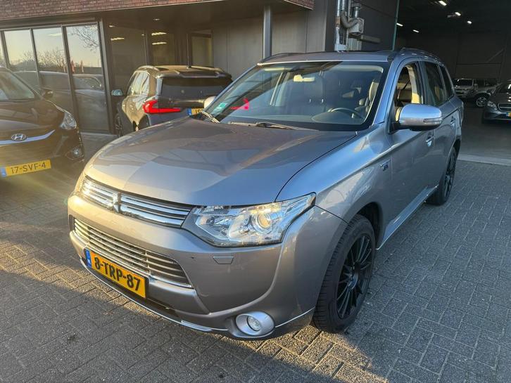 Mitsubishi Outlander 2.0 PHEV Instyle SCHUIFDAK LEDER TREKHA, Auto's, Mitsubishi, Bedrijf, Te koop, Outlander, 4x4, ABS, Achteruitrijcamera