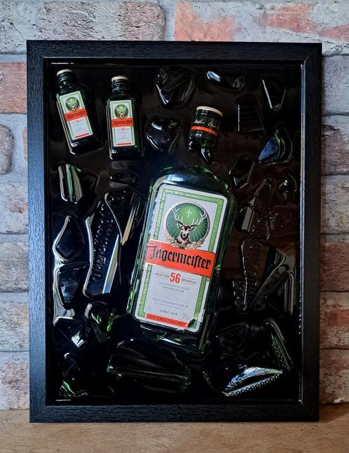 Jägermeister fles verwerkt in een lijst met Epoxy, Antiek en Kunst, Kunst | Schilderijen | Modern, Ophalen of Verzenden