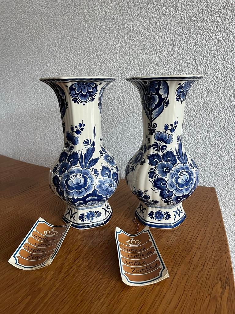Delfts blauw twee vazen, Antiek en Kunst, Ophalen