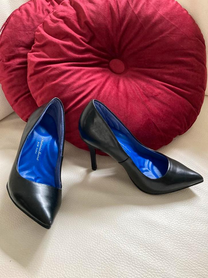 Antonia Saint New York zwart leren pumps mt 37, Kleding | Dames, Schoenen, Nieuw, Pumps, Zwart, Ophalen of Verzenden