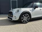 Mini Cooper S 2.0 2015/pano/NAP/2de eigenaar/harman kardon, Auto's, Voorwielaandrijving, 1195 kg, Zwart, Wit
