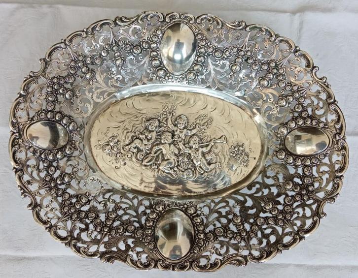 Grote fruitschaal broodmand  800 zilver Engeltjes, Antiek en Kunst, Antiek | Schalen, Ophalen of Verzenden