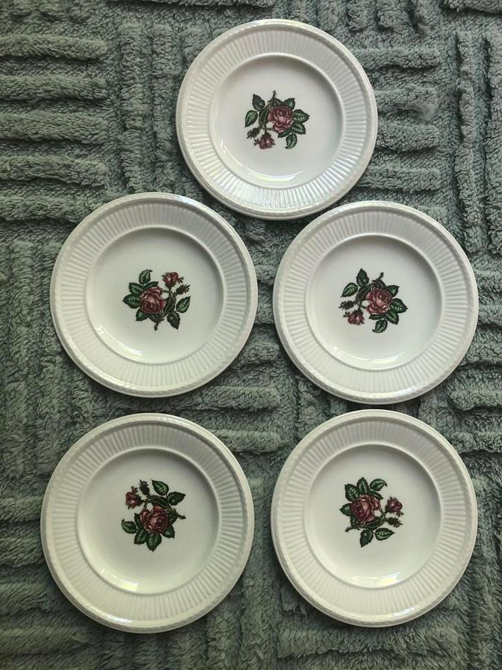 Wedgwood Moss Rose bordjes 5 x, Antiek en Kunst, Antiek | Servies los, Ophalen