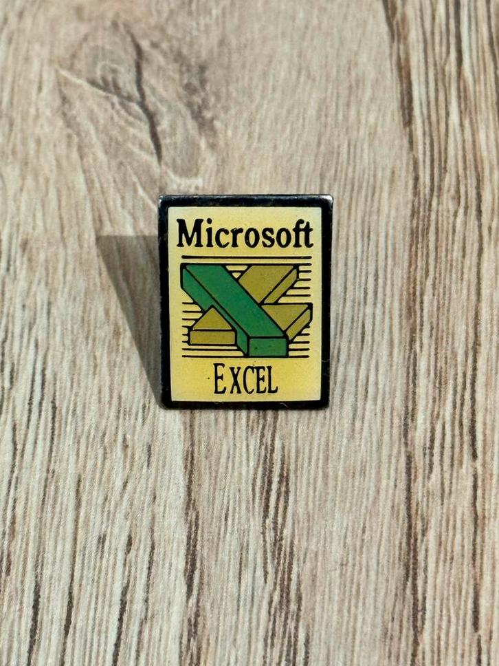 Microsoft Excel Vintage Pin Zeldzaam 1990’s, Verzamelen, Speldjes, Pins en Buttons, Gebruikt, Speldje of Pin, Merk, Ophalen of Verzenden
