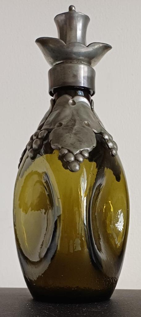 Antieke groen glazen karaf met tin beslag druifjes, Antiek en Kunst, Antiek | Tin, Ophalen of Verzenden