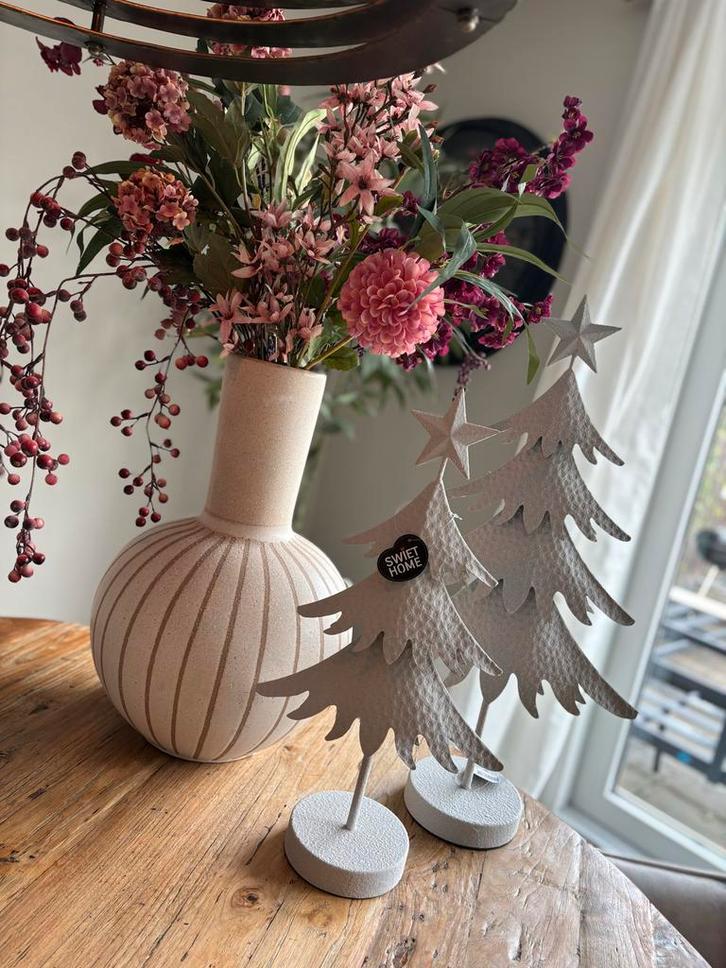Mooie kerstbomen / wit / metaal / nieuw, Diversen, Kerst, Nieuw, Ophalen of Verzenden