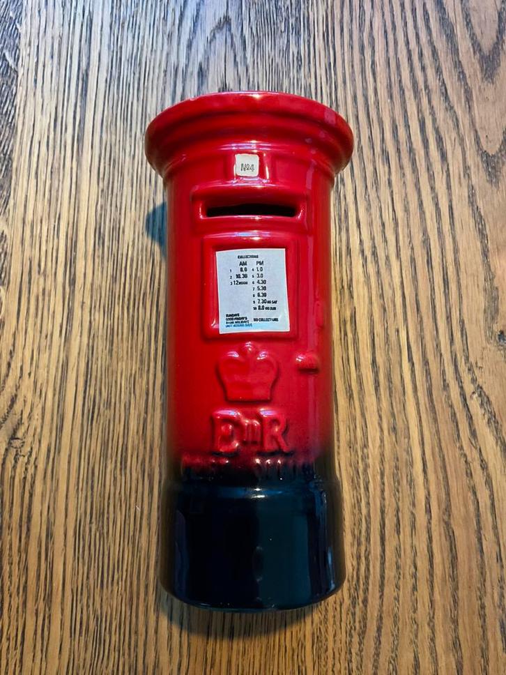 Vintage spaarpot Engelse rode brievenbus, Verzamelen, Spaarpotten, Object of Gebouw, Steen, Aardewerk of Keramiek, Ophalen of Verzenden