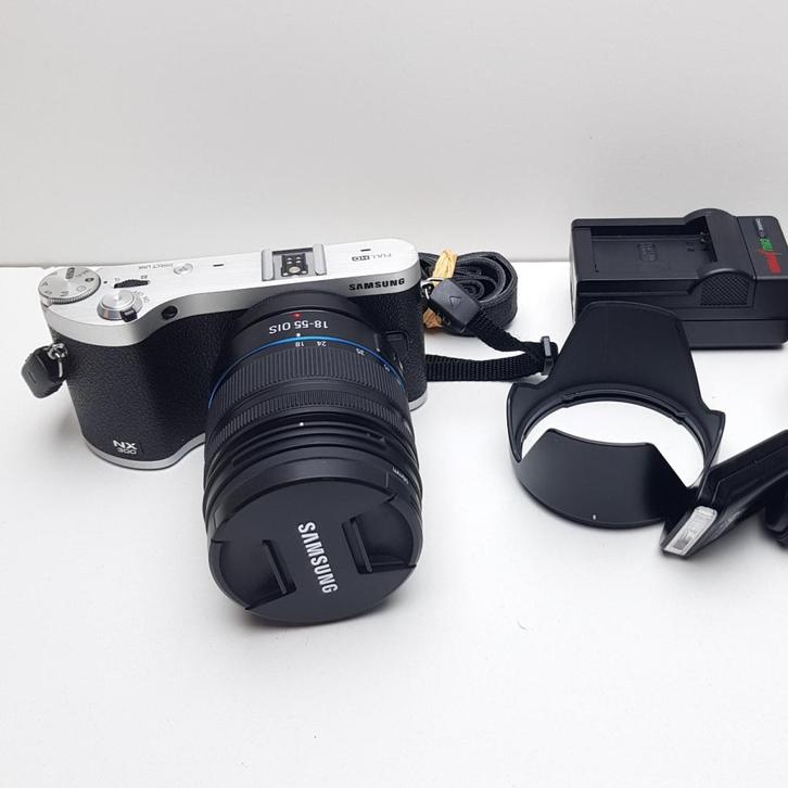 Samsung NX300 + 18–55mm OIS Lens, Audio, Tv en Foto, Fotocamera's Digitaal, Zo goed als nieuw
