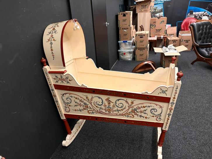 Originele Hindeloopen Wieg & Kinderstoel - Roosje Beschilder, Antiek en Kunst, Antiek | Meubels | Bedden, Ophalen