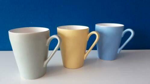 Pastelkleurige kopjes/kleine bekers, Huis en Inrichting, Keuken | Servies, Gebruikt, Kop(pen) en/of Schotel(s), Overige stijlen