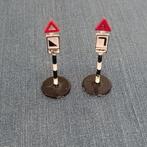 Dinky toys verkeersborden x2, Ophalen of Verzenden, Gebruikt, Overige typen, Dinky Toys