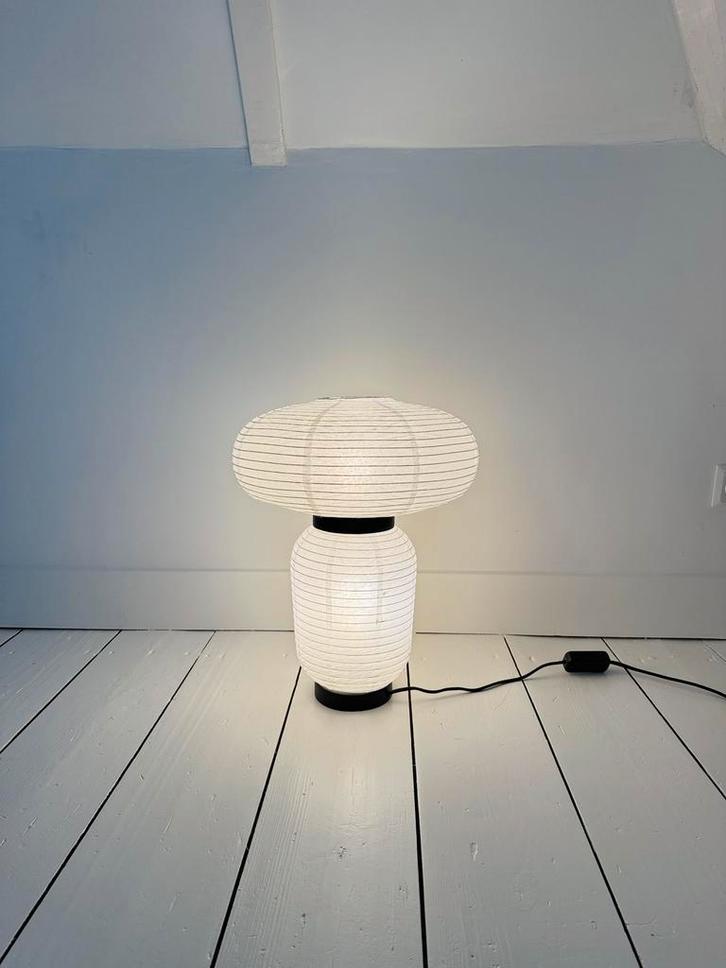 IZGS - &Tradition Formakami JH18 Tafellamp / wit-zwart, Huis en Inrichting, Lampen | Tafellampen, Zo goed als nieuw, 50 tot 75 cm