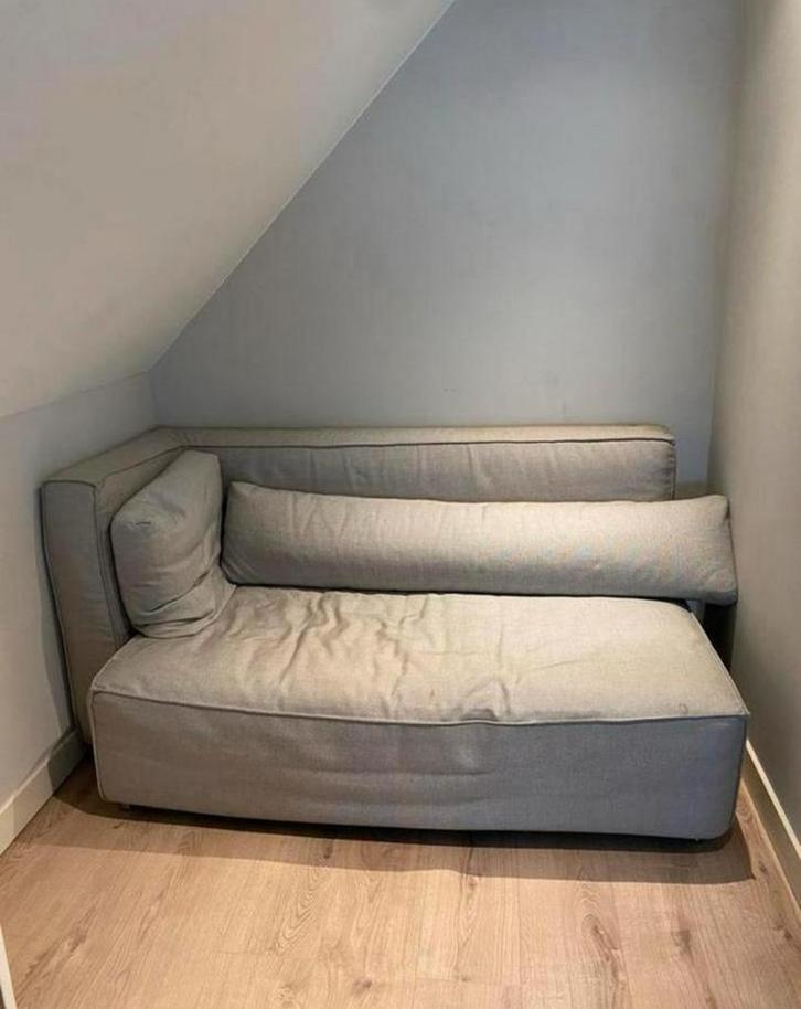 Lichtgrijs bankje - Stijlvol en comfortabel, Huis en Inrichting, Slaapkamer | Slaapbanken, Zo goed als nieuw, 70 cm of minder