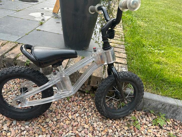 Loopfietsje Atlas met lichtjes – leuk en stevig, Fietsen en Brommers, Fietsen | Kinderfietsjes, Gebruikt, Minder dan 16 inch, Ophalen