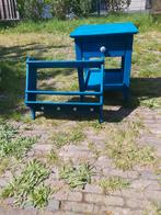 Blauw tafeltje en wandrek met knopjes, Ophalen, Gebruikt