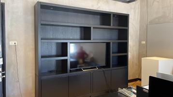 Luxe Zwart TV-Meubel – Modern Design met Spotjes beschikbaar voor biedingen