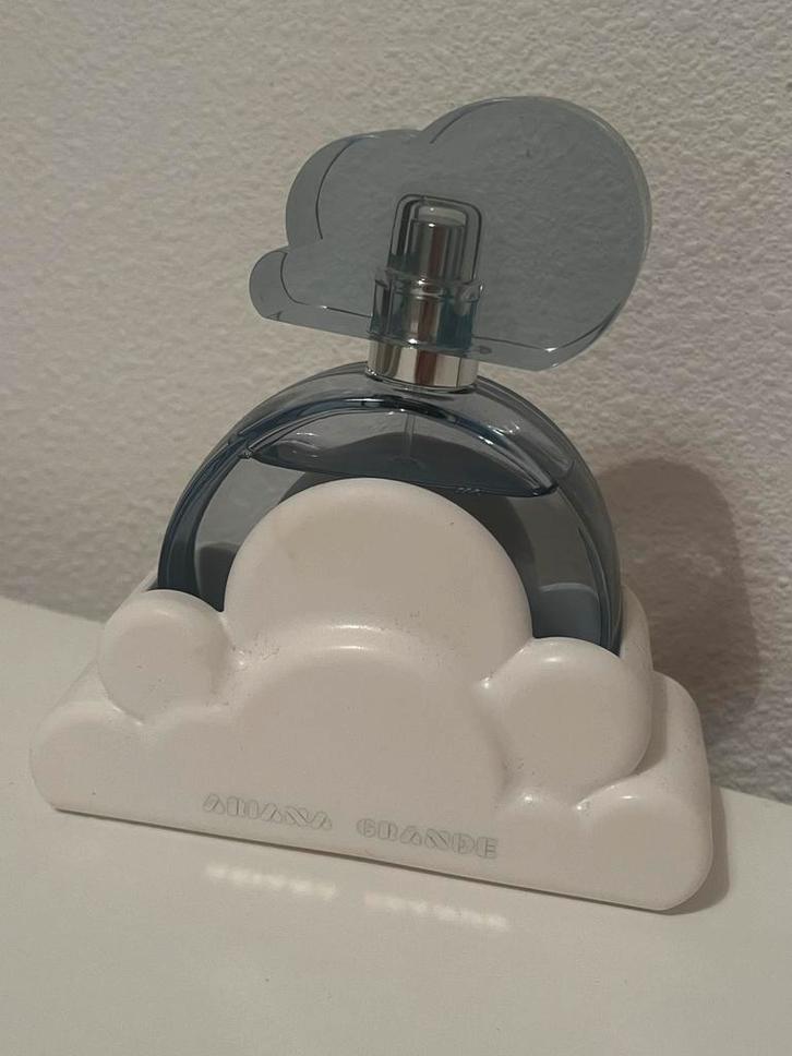 Ariana Grande Cloud Parfum 100ml, Sieraden, Tassen en Uiterlijk, Uiterlijk | Parfum, Zo goed als nieuw, Ophalen of Verzenden