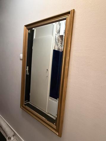 Gouden Spiegel met Rechthoekige Vorm beschikbaar voor biedingen