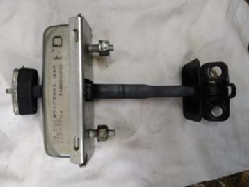Saab 9-3 Deurvanger Links Voor. beschikbaar voor biedingen