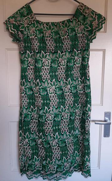 Groene kanten avondjurk beschikbaar voor biedingen