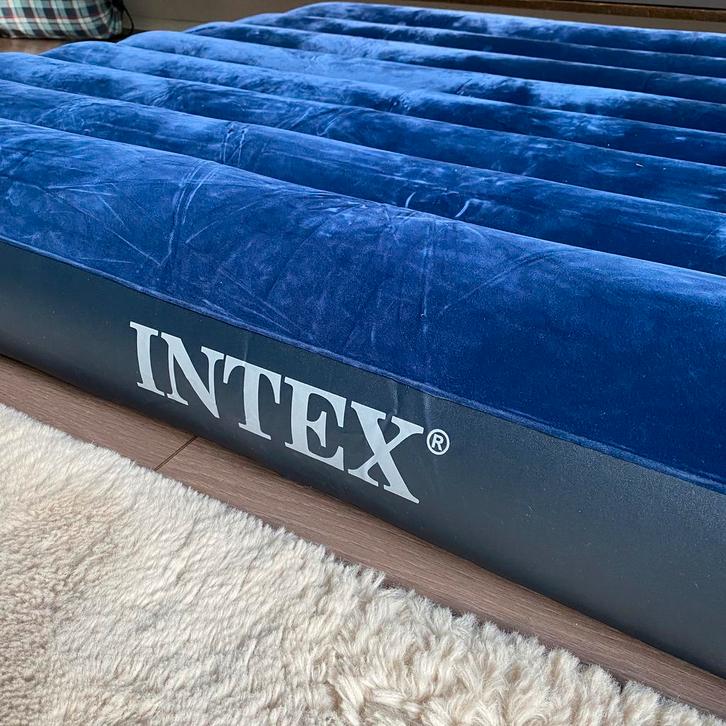 Intex 2 persoons blauw luchtbed, Caravans en Kamperen, Luchtbedden, Zo goed als nieuw, Ophalen