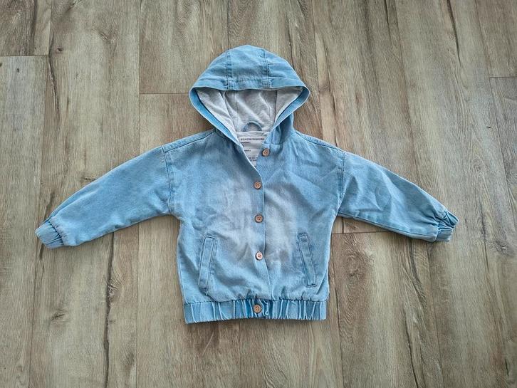 Prachtige blauwe spijkerjas met capuchon van Prenatal, mt 92, Kinderen en Baby's, Kinderkleding | Maat 92, Zo goed als nieuw, Jongen