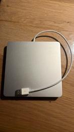 Apple USB Superdrive externe CD en DVD-ROM voor MacBook, Computers en Software, Optische drives, Ophalen of Verzenden, Zo goed als nieuw