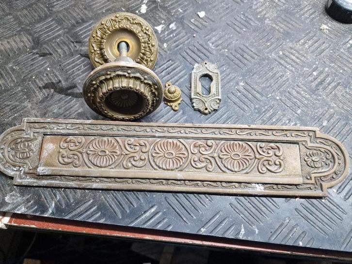 Voordeur beslag bronze, Doe-het-zelf en Verbouw, Hang- en Sluitwerk, Gebruikt, Overige typen, Koper of Messing, Ophalen