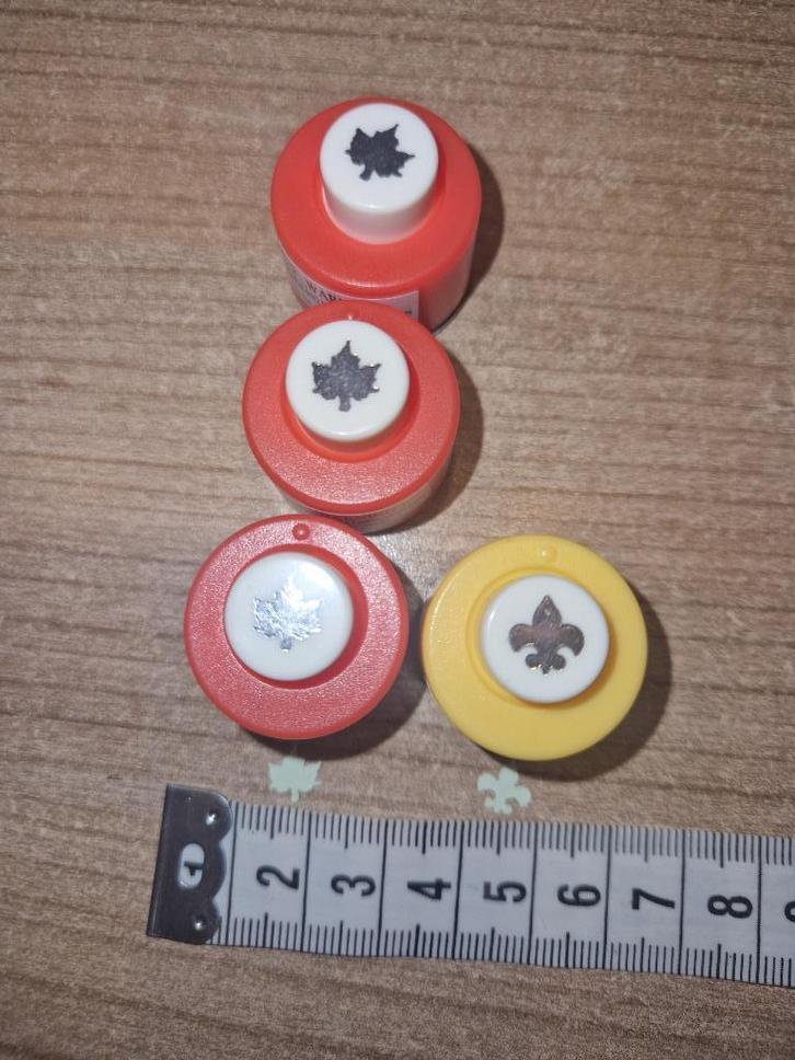 pons mini poppenhuis formaat blad lely ornament, Hobby en Vrije tijd, Kaarten | Zelf maken, Zo goed als nieuw, Pons of Mal, Natuur