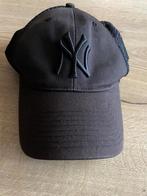 Zwarte New York Yankees Truckerpet met Groene Klep, Ophalen of Verzenden, Zo goed als nieuw, One size fits all, Pet