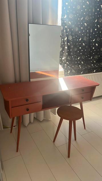 Gratis! Kaptafel met spiegel beschikbaar voor biedingen