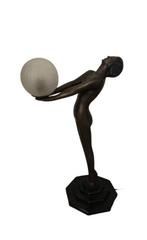 Lamp - bronzen vrouw met bal, Antiek en Kunst, Ophalen, Brons