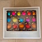 Gekleurde glazen kerstballen, Ophalen
