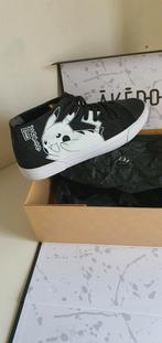 Pokemon Pikachu Sneakers Akedo - Maat 45 Limited Edition, Akedo, Zwart, Ophalen of Verzenden, Sneakers of Gympen