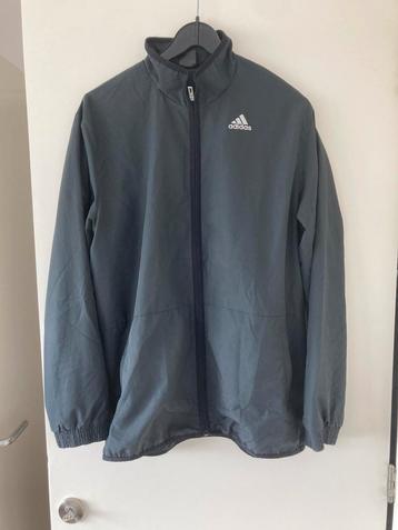 Mooie jas van Adidas maat L beschikbaar voor biedingen