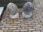 2 grote betonnen denappels voor een inrijpoort, Ophalen, Gebruikt, Beton