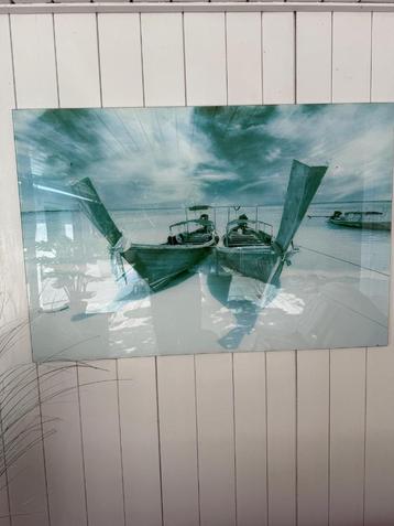 Foto op glas voor aan de muur beschikbaar voor biedingen