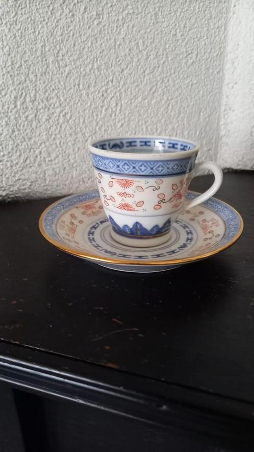 Chinees porseleinen rijstkorrel kop en schotel blauw roze, Antiek en Kunst, Antiek | Porselein, Ophalen of Verzenden