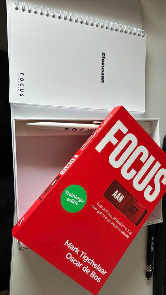 Focus Boek + Box - Mark Tigchelaar, Boeken, Advies, Hulp en Training, Zo goed als nieuw, Ophalen