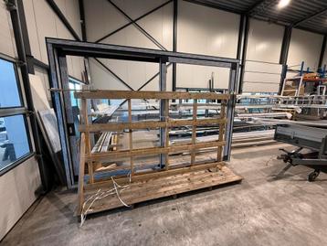 Nieuwe 2 vlaks hefschuifpui 3650mm x 2500mm beschikbaar voor biedingen