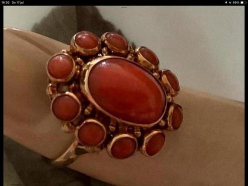 Antieke gouden ring Entourage Bloedkoraal, 14 karaat goud, Sieraden, Tassen en Uiterlijk, Ringen, Zo goed als nieuw, Dame, 17 tot 18