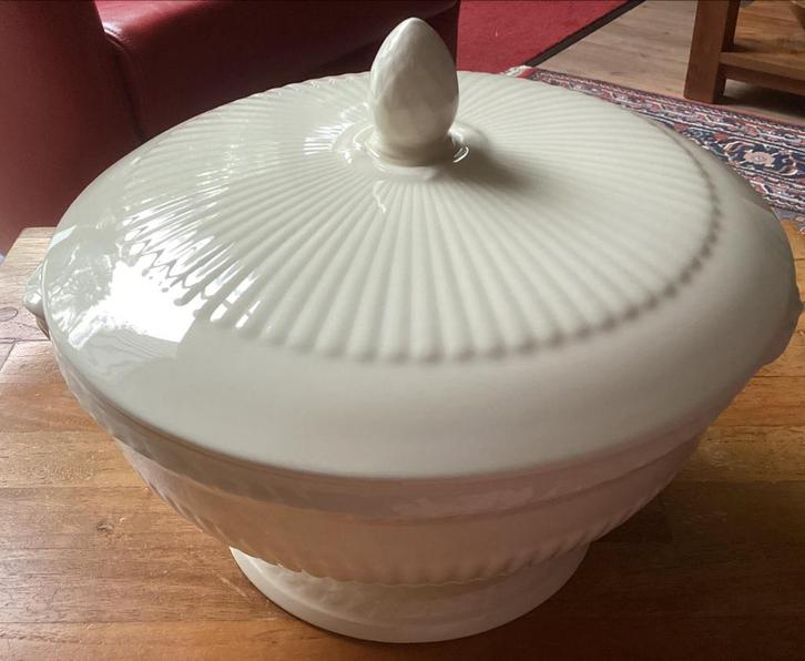 Edme Wedgwood dekschaal, Verzamelen, Porselein, Kristal en Bestek, Zo goed als nieuw, Porselein, Ophalen of Verzenden