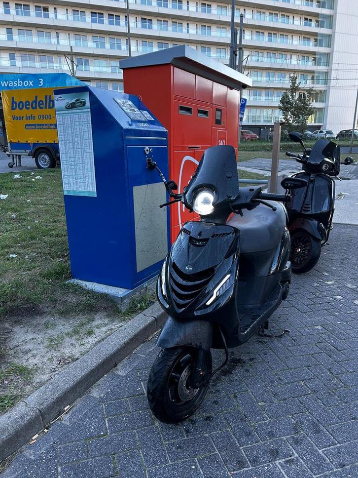 Piaggio Zip 2020 80cc, Fietsen en Brommers, Scooters | Piaggio, Gebruikt, Zip, Benzine, Ophalen