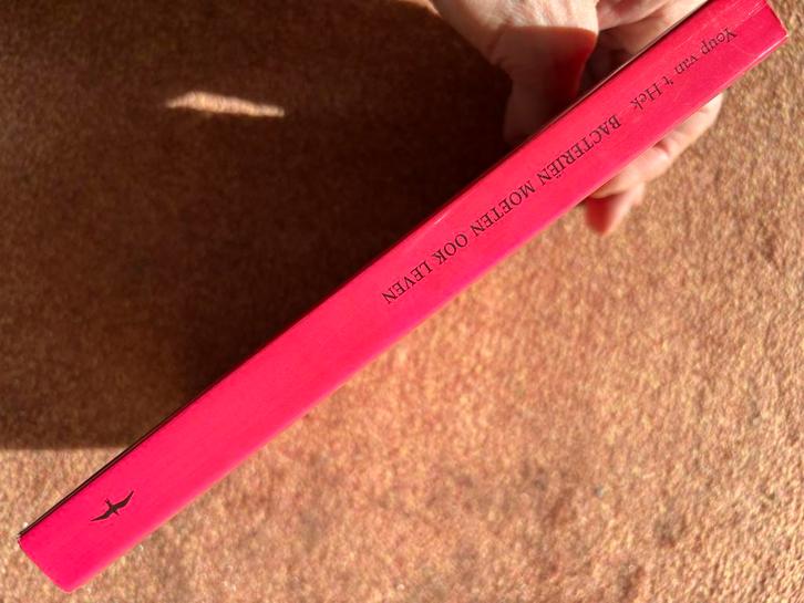 Youp van 't Hek - Bacteriën moeten ook leven, Boeken, Literatuur, Zo goed als nieuw, Nederland, Ophalen of Verzenden