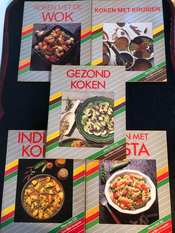 Set van 5 Hema kookboeken beschikbaar voor biedingen