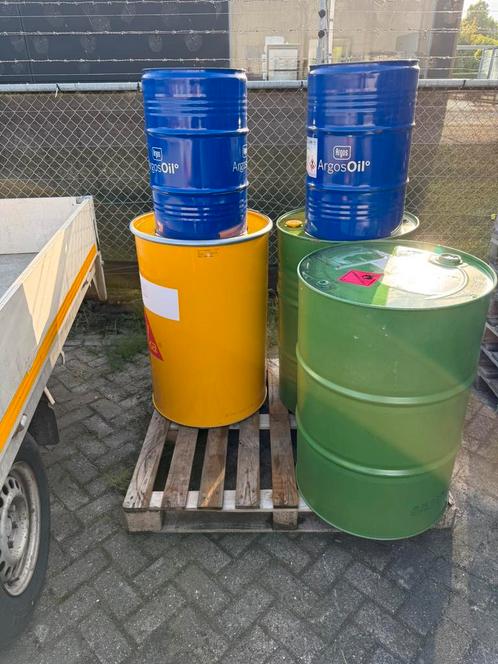 Te koop; 200 liter tonnen groot, Tuin en Terras, Vuurkorven, Gebruikt, Ophalen